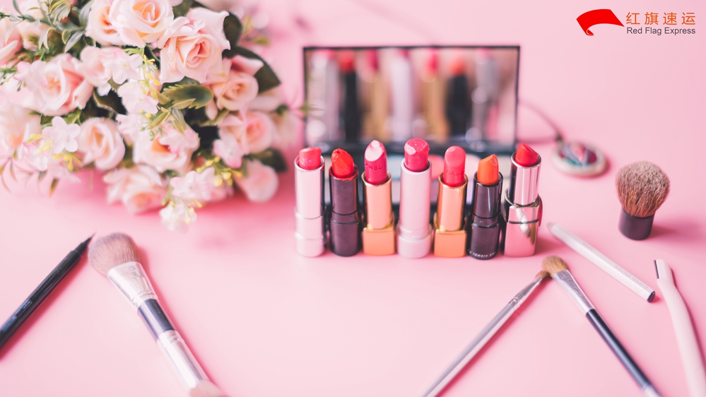 16392095828219.jpg 攝圖網_500498717_美妝口紅化妝品(企業商用)_副本.jpg