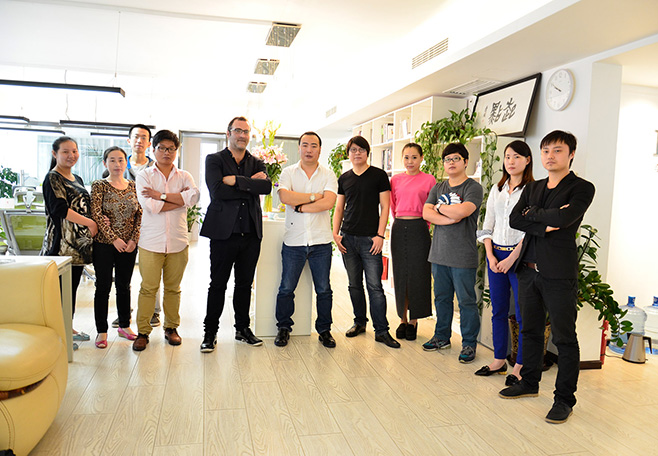 6新聞-15西班牙創(chuàng)始人親赴李華清設(shè)計_03-04